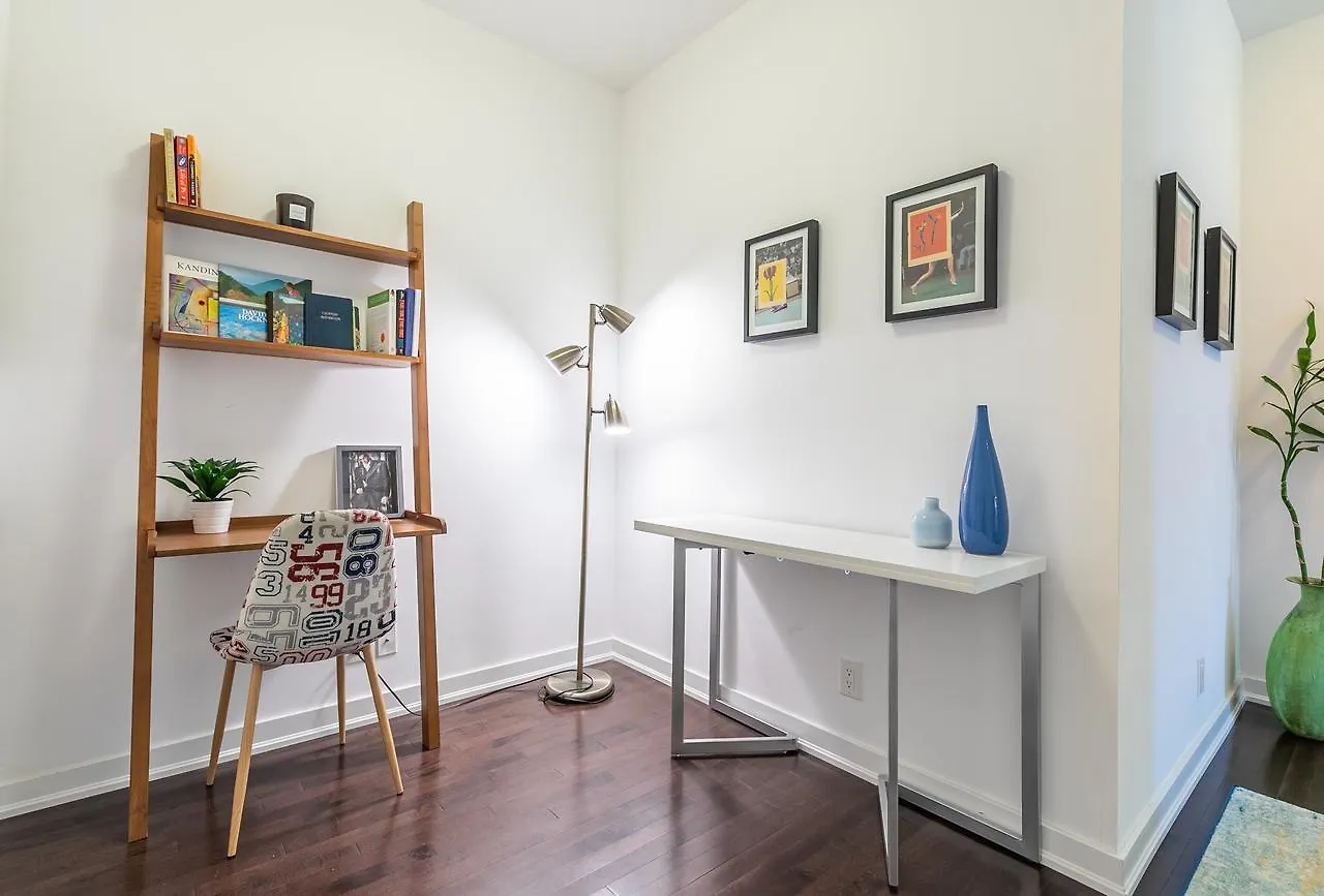 טורונטו Executive Corner Suite With Panoramic View